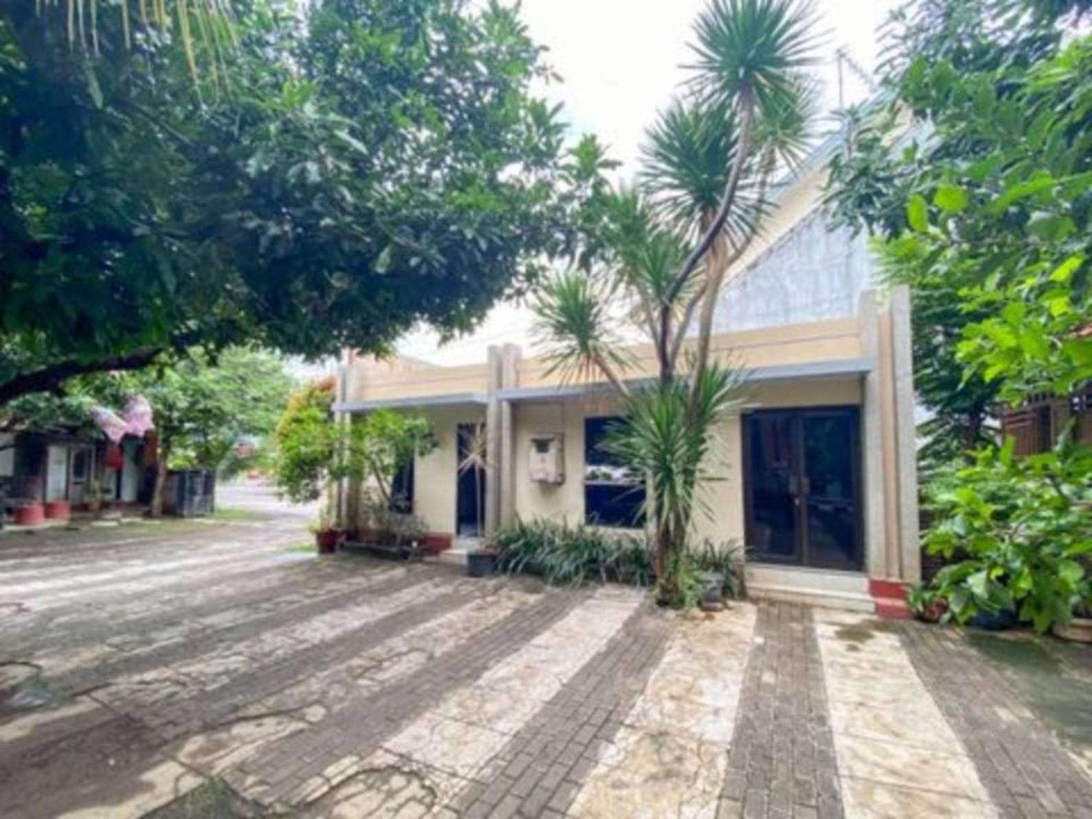 Surya Guest House Probolinggo Exterior photo