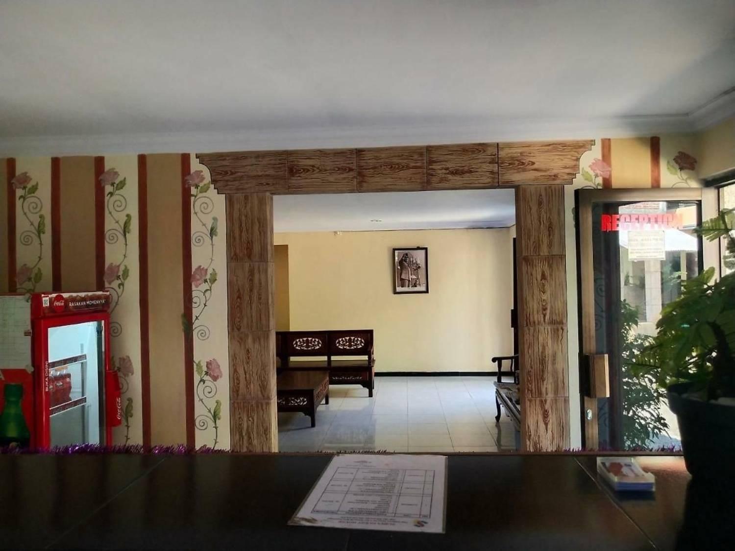 Surya Guest House Probolinggo Exterior photo