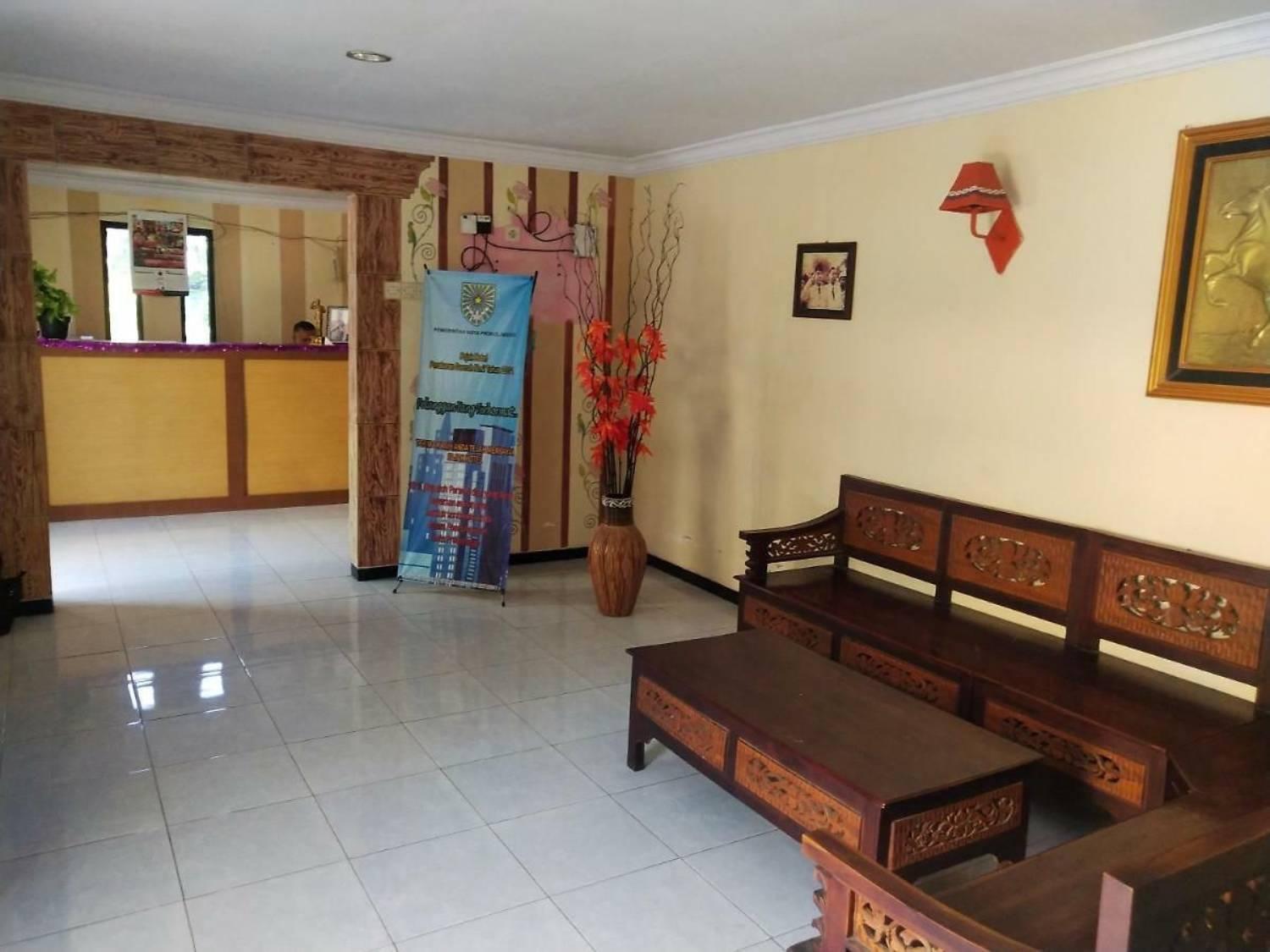 Surya Guest House Probolinggo Exterior photo