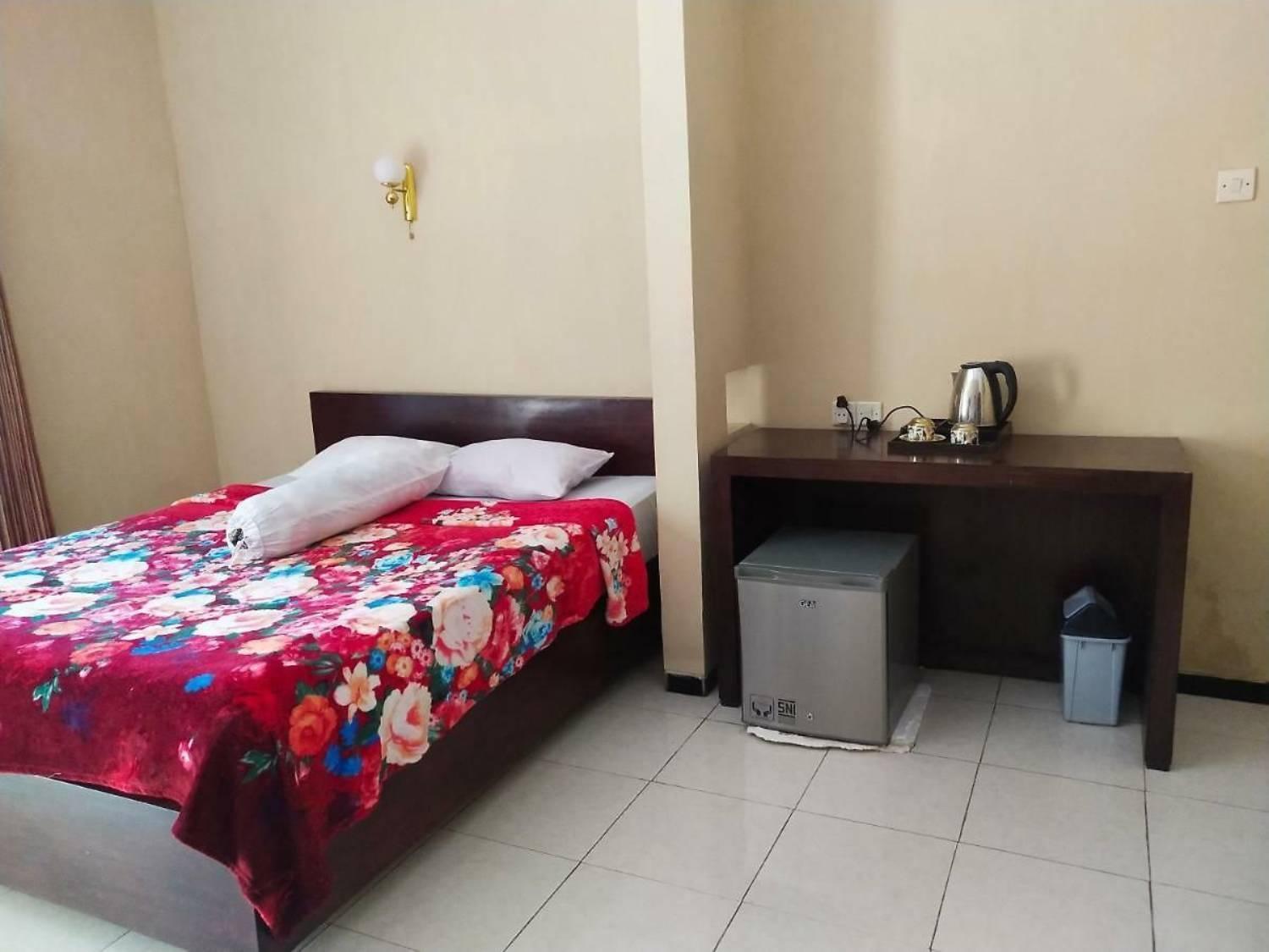 Surya Guest House Probolinggo Exterior photo