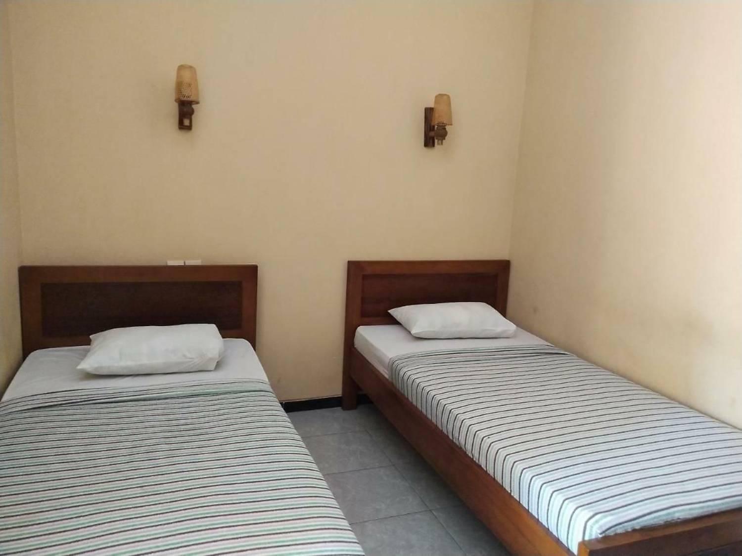 Surya Guest House Probolinggo Exterior photo