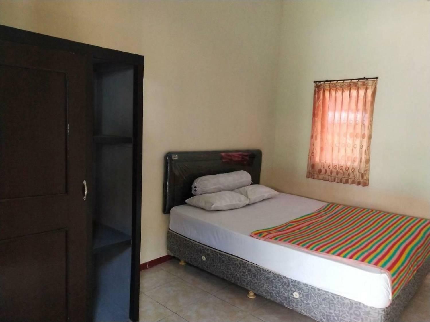 Surya Guest House Probolinggo Exterior photo