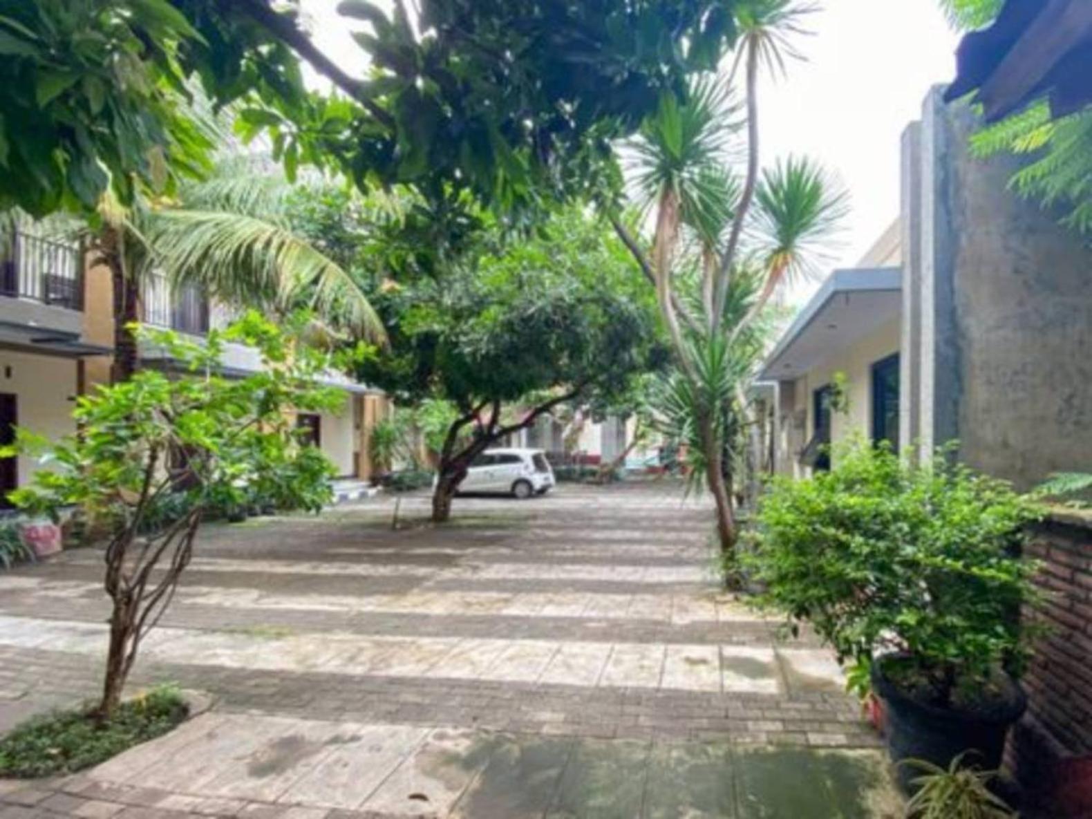 Surya Guest House Probolinggo Exterior photo