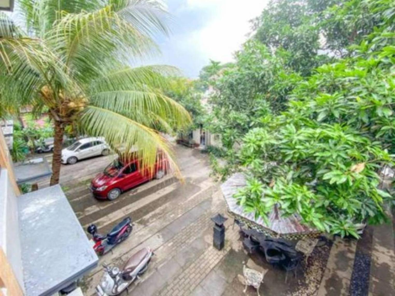 Surya Guest House Probolinggo Exterior photo